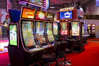 sjo777 platform dashboard showing live-dealer tables, slot games, and sports market coverage